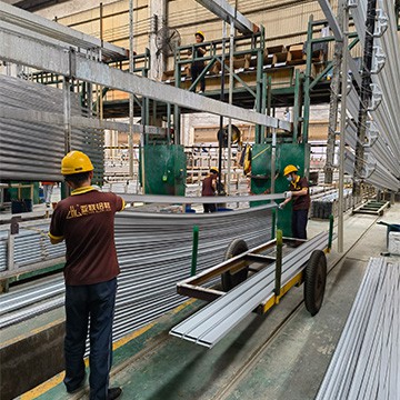 Simplifikazzjoni Sinifikattiva ta 'Aluminju Anodizzat U miksi bit-Trab U Prod...